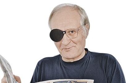 Pirate glasses, in which one eye is closed, effectively improve eyesight